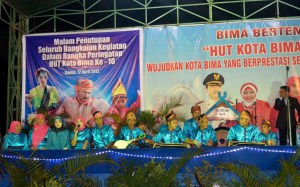 Grup Kesenian dari Penanae Kota Bima