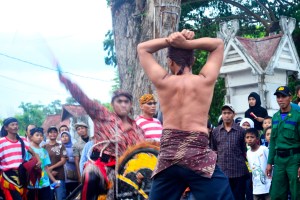 Kota Bima_Atraksi Cambuk Paguyuban Reog Jatim